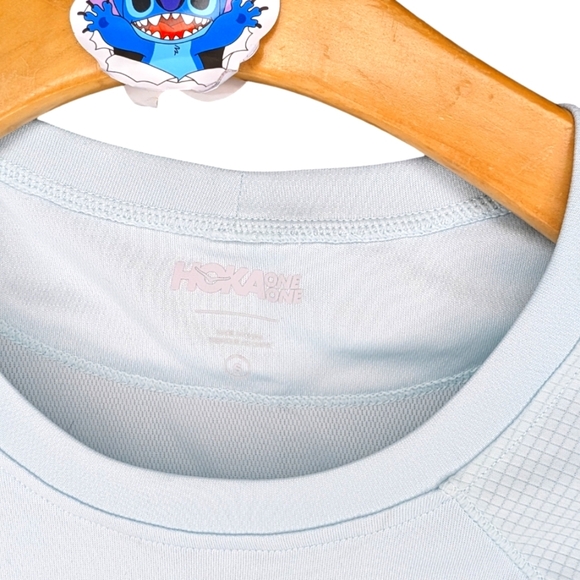 Woman's Blue HOKA PERFORMANCE 3/4 SLEEVE TOP - Picture 3 of 6